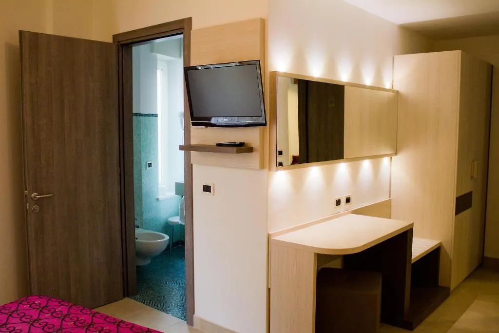 Hotel Siena Verona 2*,  İtalya