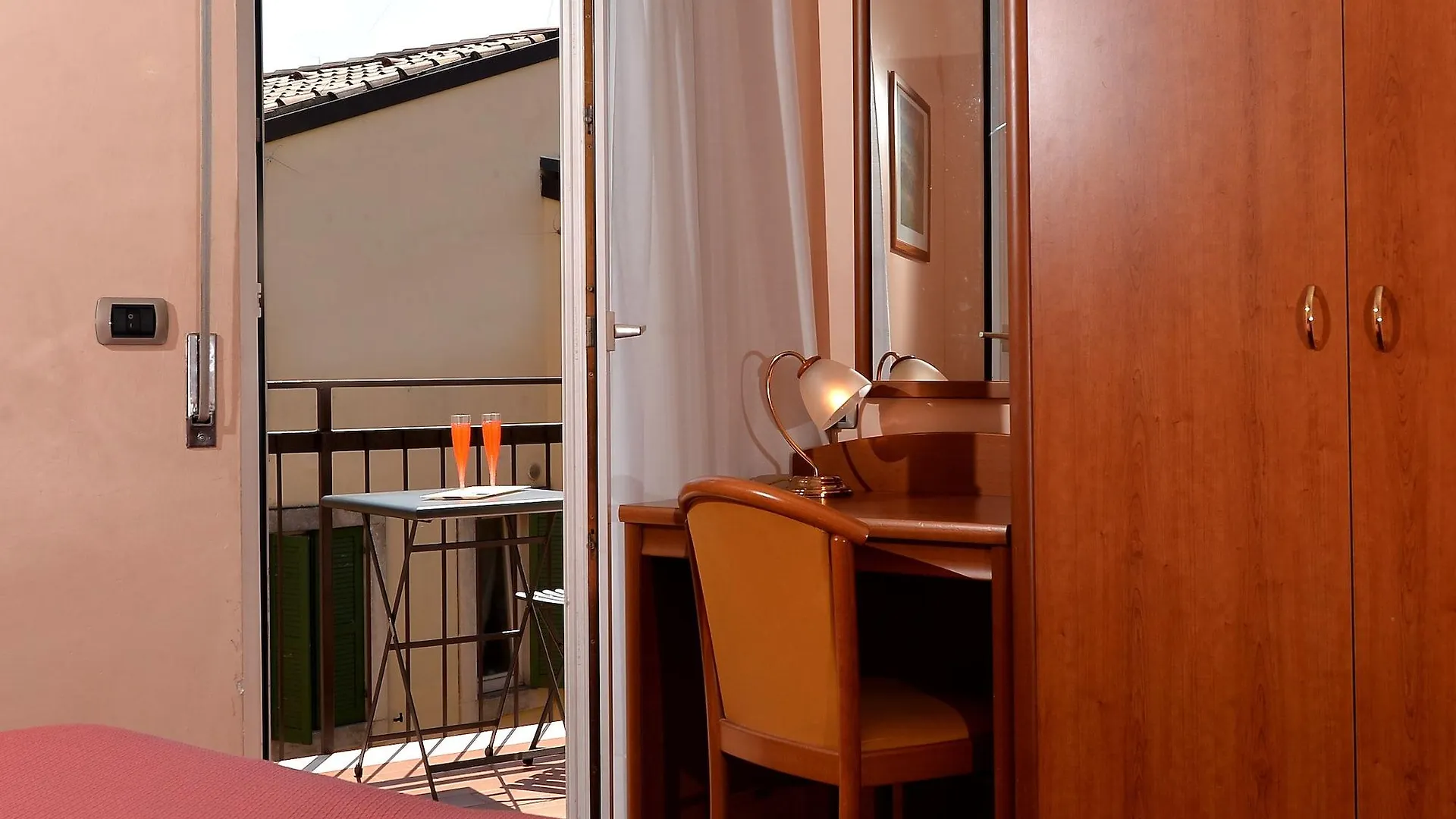 **  Hotel Siena Verona İtalya