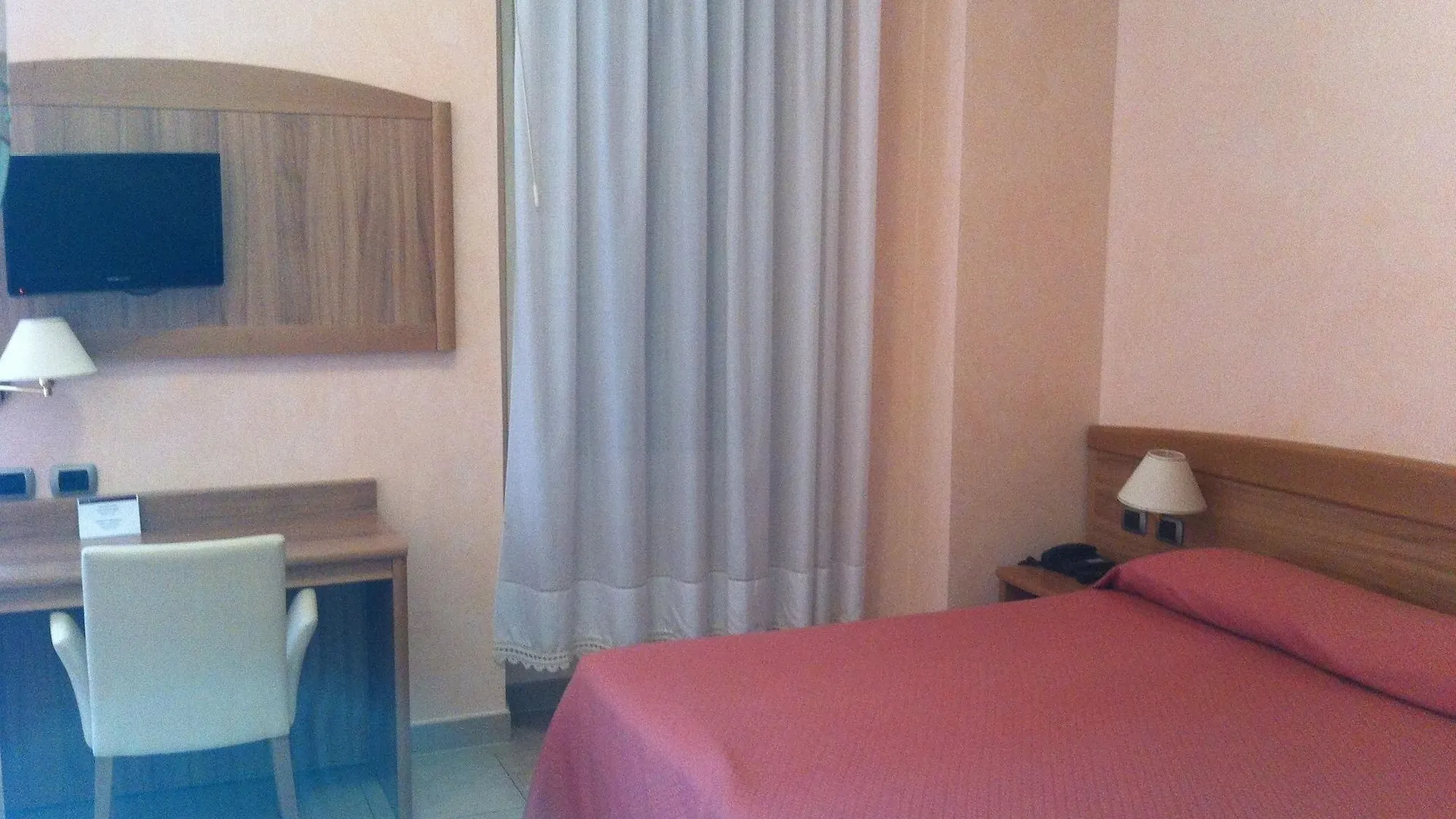 **  Hotel Siena Verona İtalya