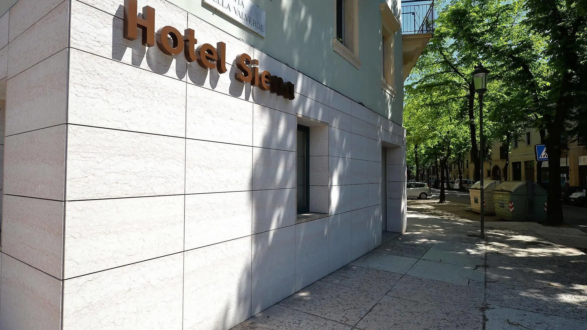 **  Hotel Siena Verona İtalya